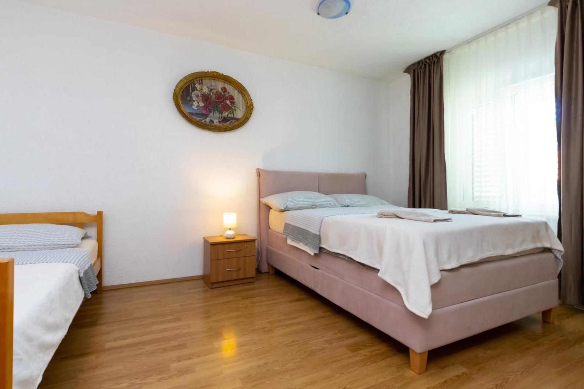 Apartments Dino คาชเตลา ภายนอก รูปภาพ