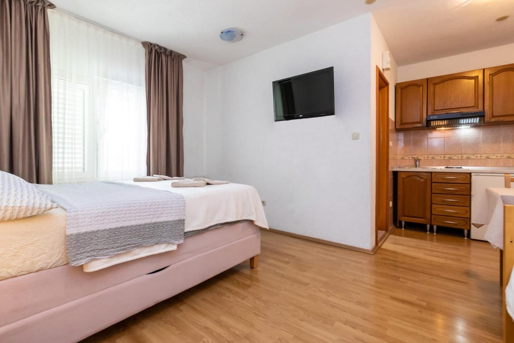 Apartments Dino คาชเตลา ภายนอก รูปภาพ