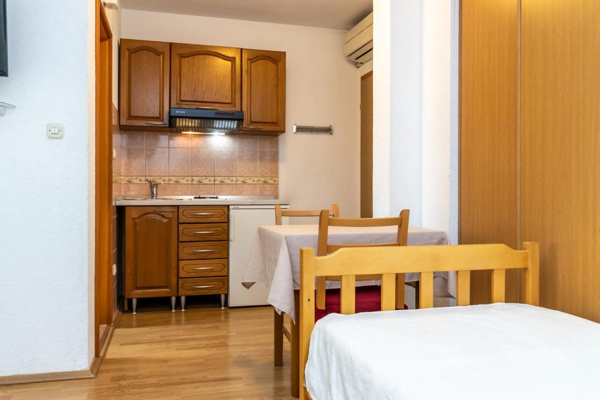 Apartments Dino คาชเตลา ภายนอก รูปภาพ